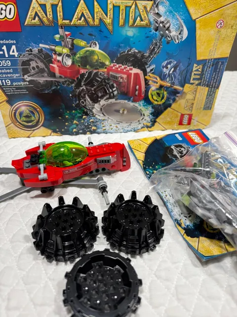 LEGO Atlantis 8059 Seabed Scavenger RETIRED 99% w/ Manuals and Box!