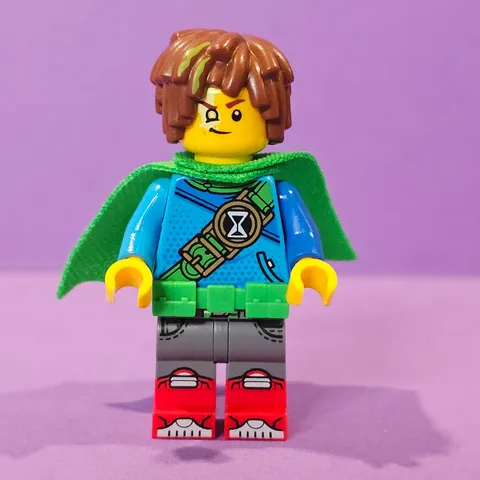 LEGO minifigure, Dreamzzz, drm021, Mateo - Dark Azure Robe, Bright Green Cape