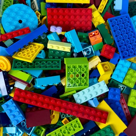 LEGO 2 Lbs 10 Oz Bulk Mixed Lot Mixed Colors Toy Building Blocks Bricks Pieces