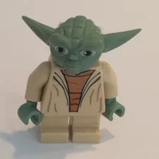 LEGO Star Wars Yoda Minifigure Green Head w/ Tan Robe Plastic Figure