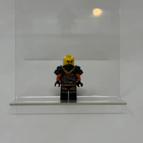LEGO Ninjago Cole Minifigure Hunted Resistance Robes Shoulder Armor