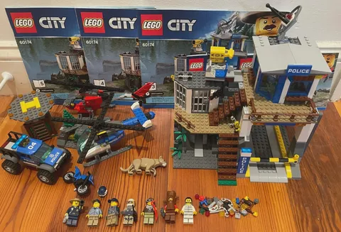 LEGO City: Mountain Police Headquarters 60174 100% Complete