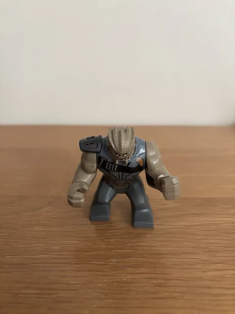 LEGO Marvel Cull Obsidian Big Fig Super Heroes Avengers Infinity War 76108