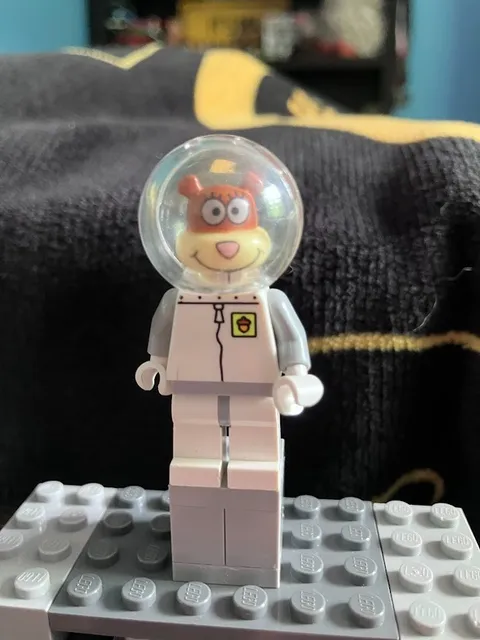 LEGO Spongebob Sandy Cheeks Minifigure bob031 White Legs Rare Retired 