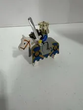 LEGO King Leo Lion Castle Knight  Minifig + Horse w/Barding Weapons 6091 6098