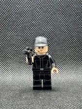 Lego Star Wars Imperial Officer Mini figure 75302 + Blaster