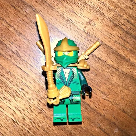 LEGO NINJAGO Lloyd Green Ninja Minifigure njo845 w/ Gold Sword Accessories