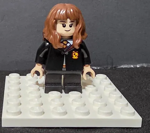 LEGO Harry Potter Hermione Granger Gryffindor Robe Minifig hp468
