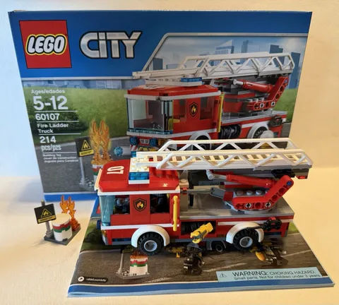 LEGO CITY: Fire Ladder Truck (60107) 100% Complete With Box And Instructions 