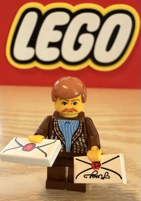 Lego Harry Potter Uncle Vernon Dursley (2002) Minifigure With Accessories 