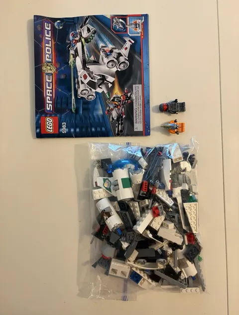 LEGO Space Police 5983 SP Undercover Cruiser Complete w/ Snake Alien