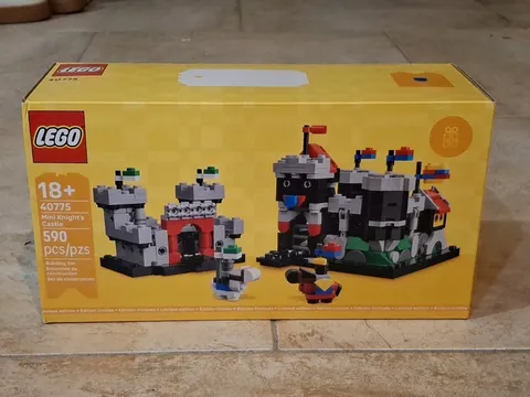LEGO Castle 40775 Mini Knight's Castle 590pc 18+ Limited Edition Set