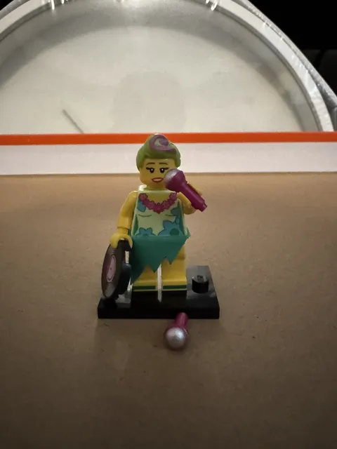 LEGO  71023 The LEGO Movie 2 Collectible Minifigures HULA LULA (2019)