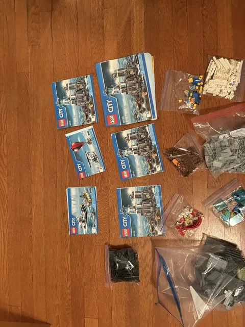 LEGO City 60030 Prison Island W/Mini figures (missing pieces listed)
