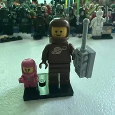 LEGO Series 24 CMF 71037 - Brown Astronaut w/ baby