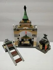 LEGO 4714 Harry Potter: Gringotts Bank - Used Complete w/ Manual - Retired Vent