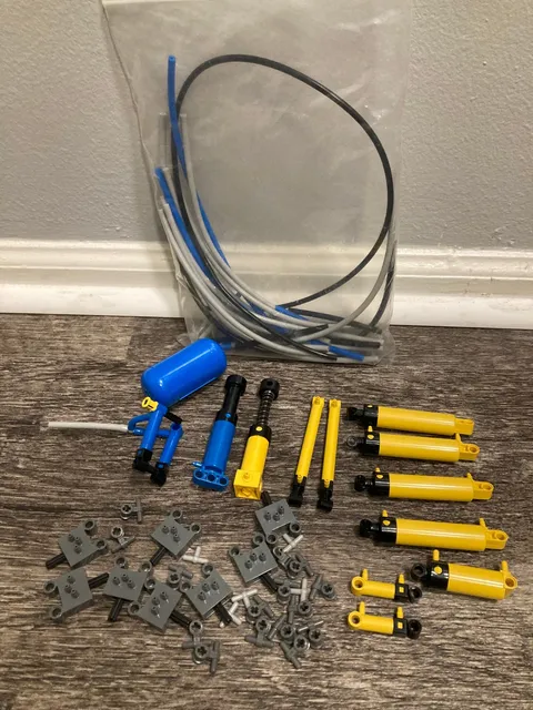 Rare LEGO Technic pneumatic air pumps, shock absorbers, hoses, tubes lot 5218