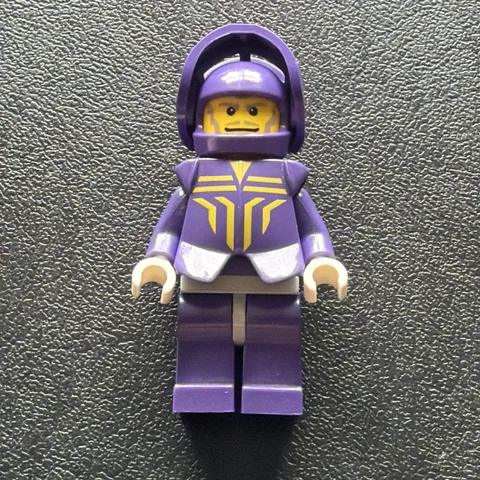 LEGO Minifigure- Danju (Knights Kingdom II) (cas262) Castle Purple Knight
