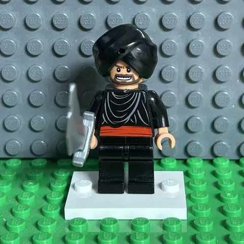 LEGO Indiana Jones Minifigure Cairo Swordsman w/sword