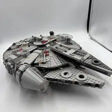 LEGO Star Wars: Millennium Falcon (75257) Built Set W 2  Mini Figs