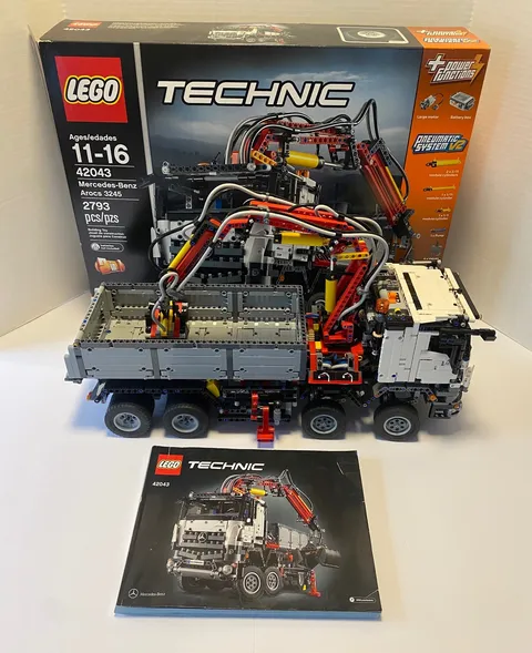 Lego 42043 Technic Mercedes Benz Arocs 3245 Complete with Box Instructions 2015