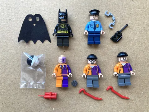 LEGO Super Heroes 6864 Batmobile and the Two-face Chase Minifigure Lot
