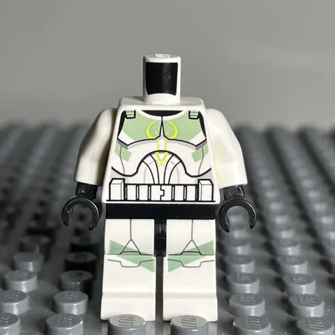 LEGO Horn Company Clone Trooper Minifigure 7913 Star Wars sw0298 CMF Parts 2L