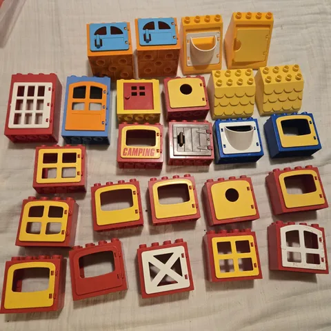 VINTAGE LEGO DUPLO WINDOWS & DOORS 25 PCS