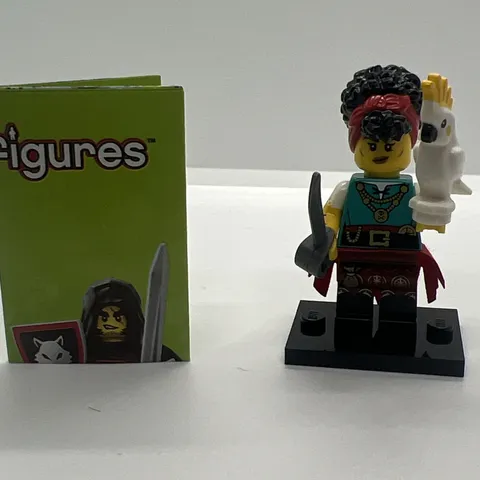 Pirate Quartermaster w /Cockatoo Bird Series 27 71048 CMF LEGO Minifigure Figure
