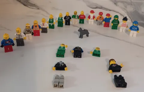 Vintage LEGO Minifigure Lot + Dog / Mixed Figures & Parts / Construction,...