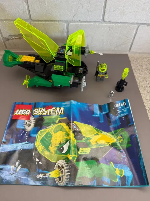 LEGO 2160 Crystal Scavenger 1997 Aquazone Complete w/ Instructions