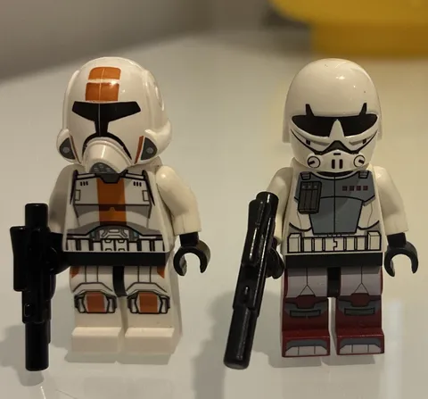 LEGO Star Wars Clone Trooper Minifigures lot w weapons
