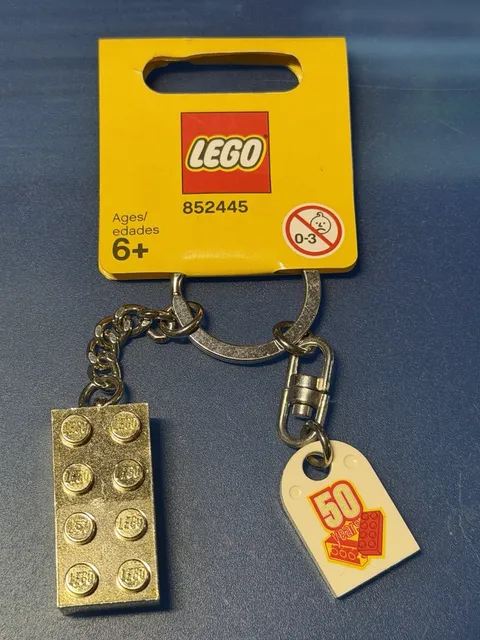 NEW Lego 50 years Anniversary Gold Brick Keychain -  2008 (852445)