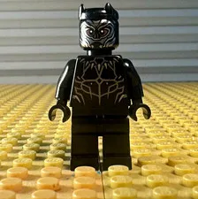 LEGO Marvel Black Panther Reddish Brown Eyes Minifigure