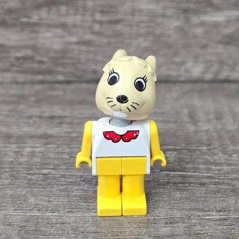 RARE Vintage LEGO Minifig Fabuland Rabbit - Bonnie Bunny