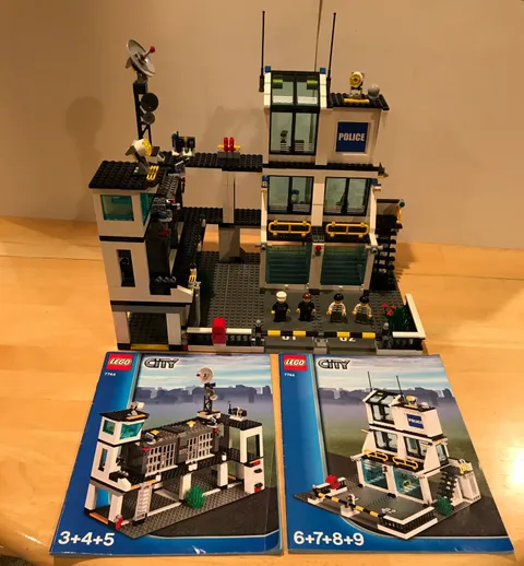 LEGO City 7744 Police Headquarters