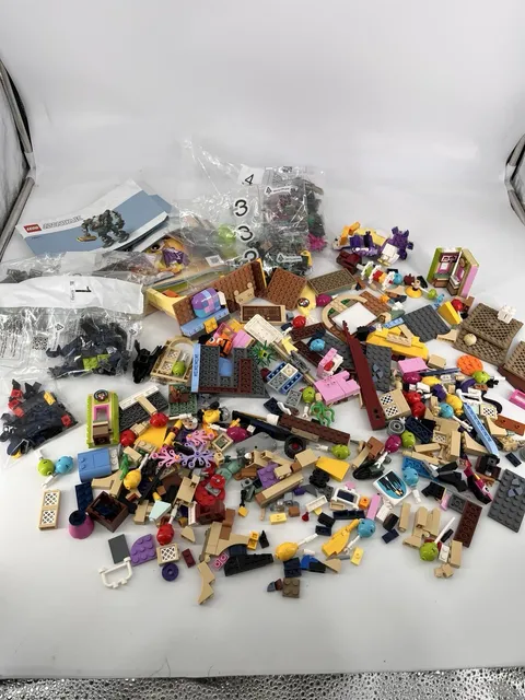 LEGO Bundle Lot, Over 2 Lbs. Avatar & Creator Read Please