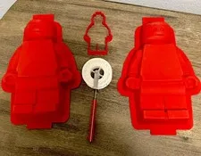 LEGO Baking Lot – 2 Minifigure Cake Molds, Cookie Cutter & Pizza Cutter