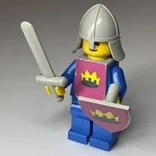 LEGO Castle Classic  Blue Knight  SWORD SHIELD cas082s  375 YELLOW CASTLE