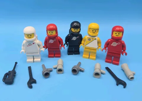 LEGO Spaceman Minifigure Classic Space Vintage Lot Black Yellow Red White