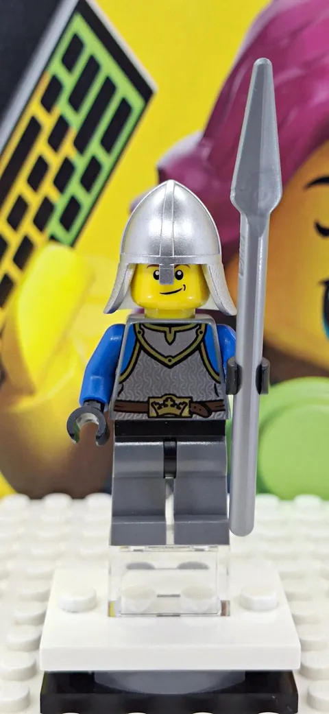 LEGO Castle - King's Knight Scale Mail, Crown Belt, Helmet