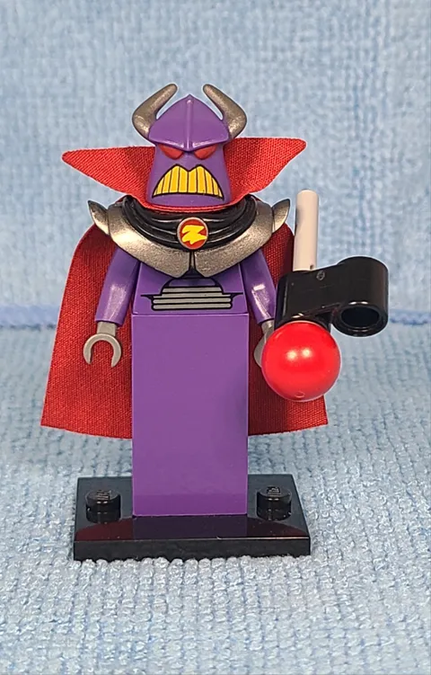 LEGO Toy Story Zurg toy005 7593 RARE Exclusive Minifigure Complete Cape Weapon