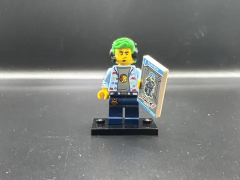 LEGO Collectible Minifigure Series 19 (71025) Video Game Champ col341
