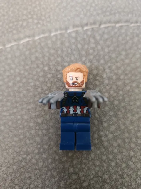 LEGO Marvel Super Heroes Captain America Minifigure w/Beard 