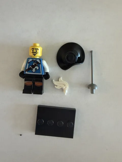 LEGO Minifigure Series 4 Musketeer (complete), CMF Series 8804
