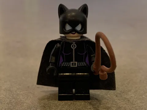 LEGO Catwoman Purple Lips Minifig sh006 DC Super Heroes Batman 6858