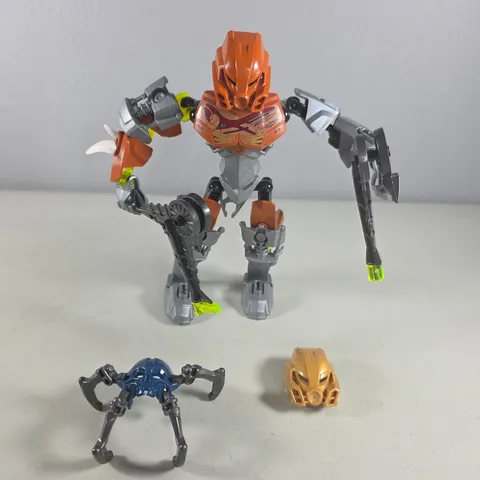 LEGO BIONICLE Pohatu Master of Stone 70785 – 2015 Retired – W/ Skull Spider