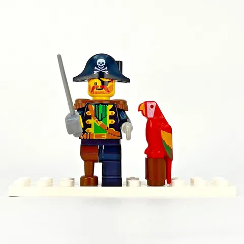 LEGO Pirates Captain Red Beard minifigure pi055 complete w/ parrot sword (Roger)
