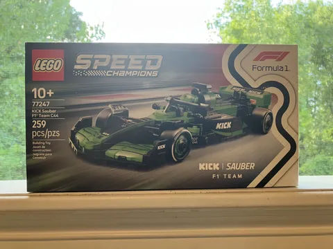 LEGO 77247 Speed Champions KICK Sauber F1 Team C44 Race Car