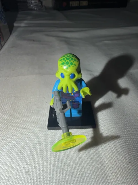 Lego Space ALIEN TROOPER Minifigure Series 13  71008 COMPLETE